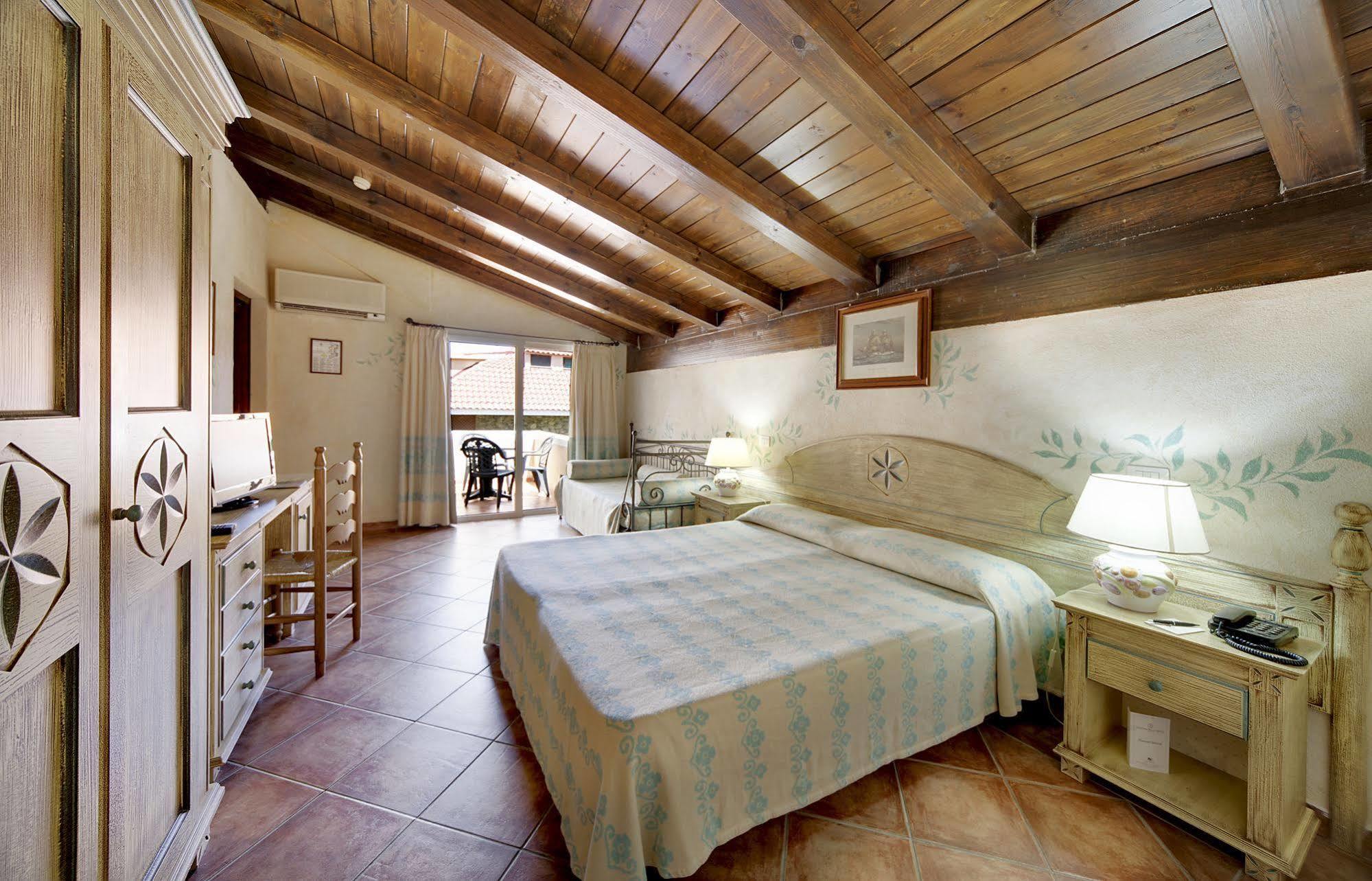 Colonna Beach Hotel Marinella Marinella  Kültér fotó