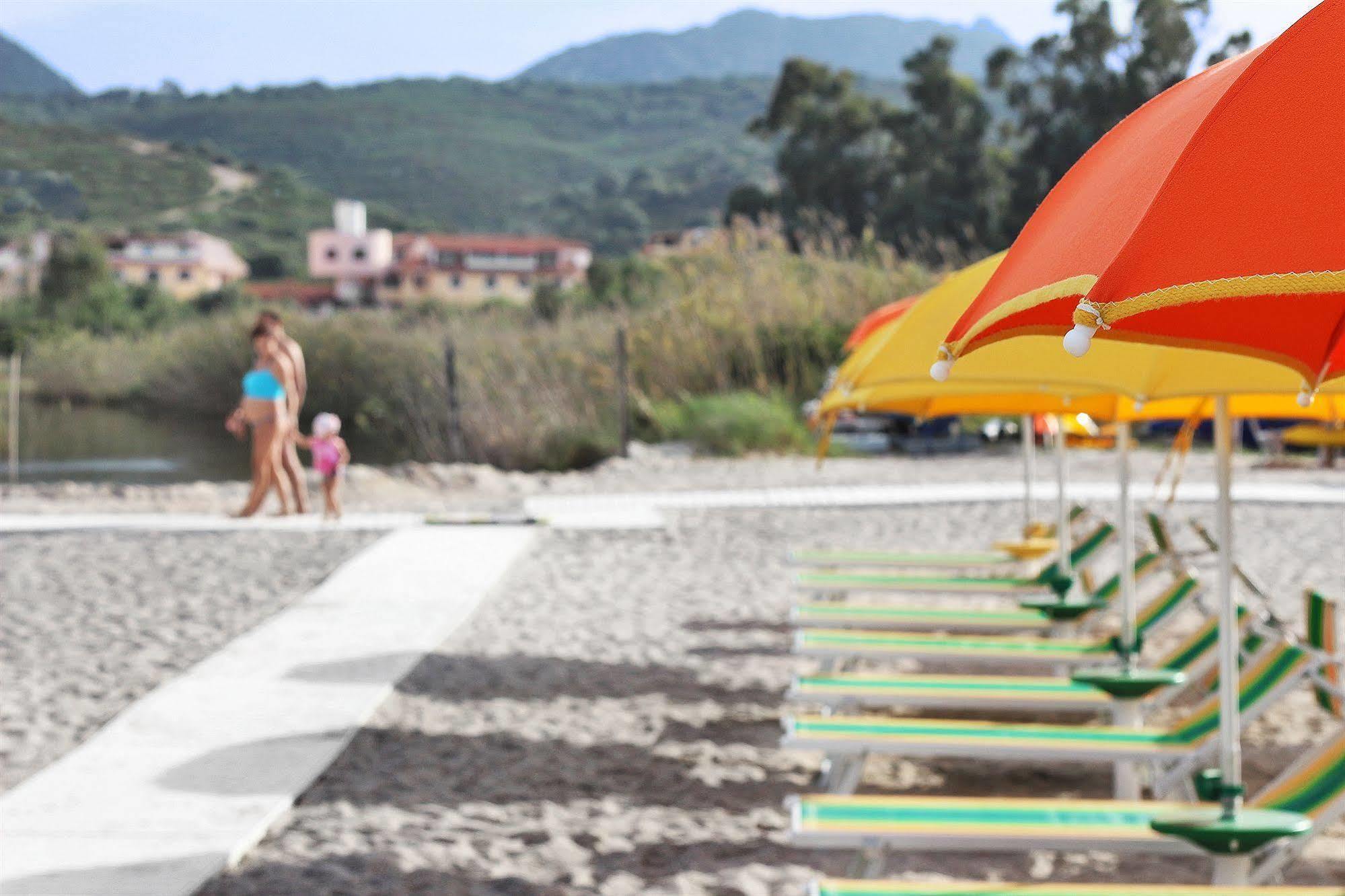 Colonna Beach Hotel Marinella Marinella  Kültér fotó