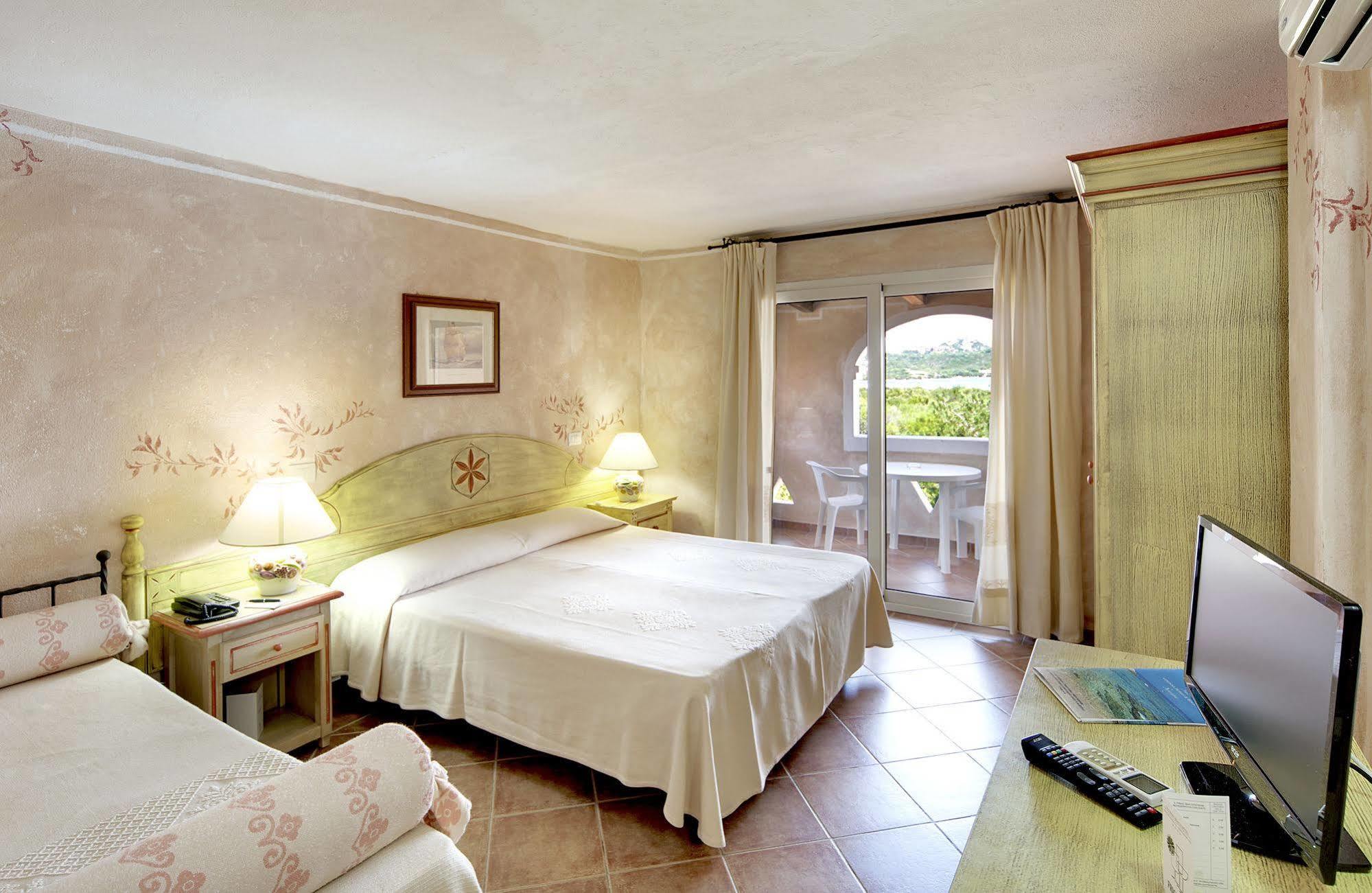 Colonna Beach Hotel Marinella Marinella  Kültér fotó